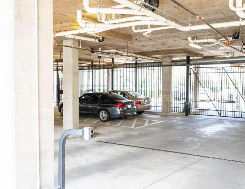 Urban Living 1br In Uptown Area With Pool * Charlotte