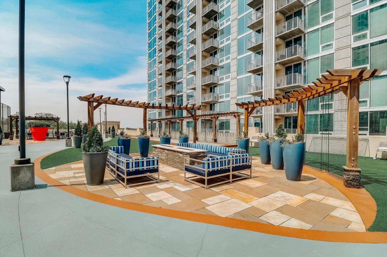 Frontdesk Uptown Apts With Views * Charlotte