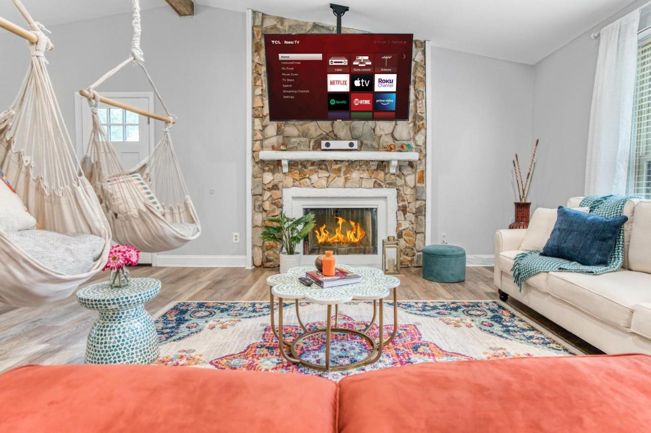 Vibrant South Clt Oasis, 3brs, Patio, Fire Pit * Charlotte