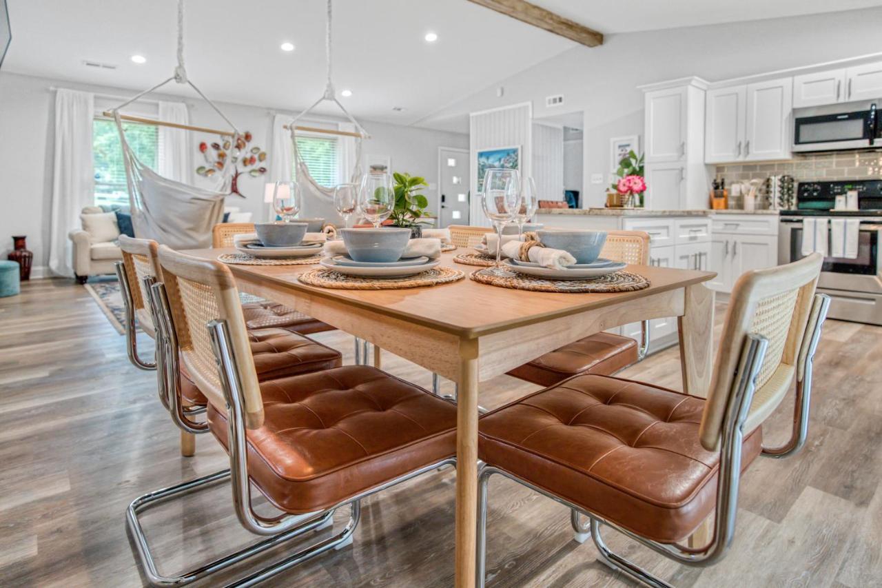Vibrant South Clt Oasis, 3brs, Patio, Fire Pit