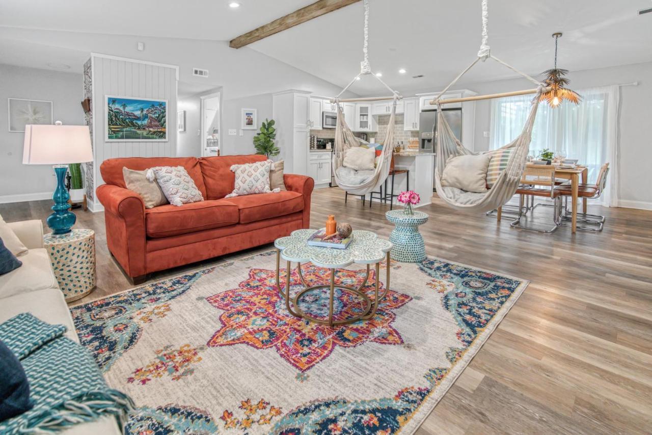 Vibrant South Clt Oasis, 3brs, Patio, Fire Pit