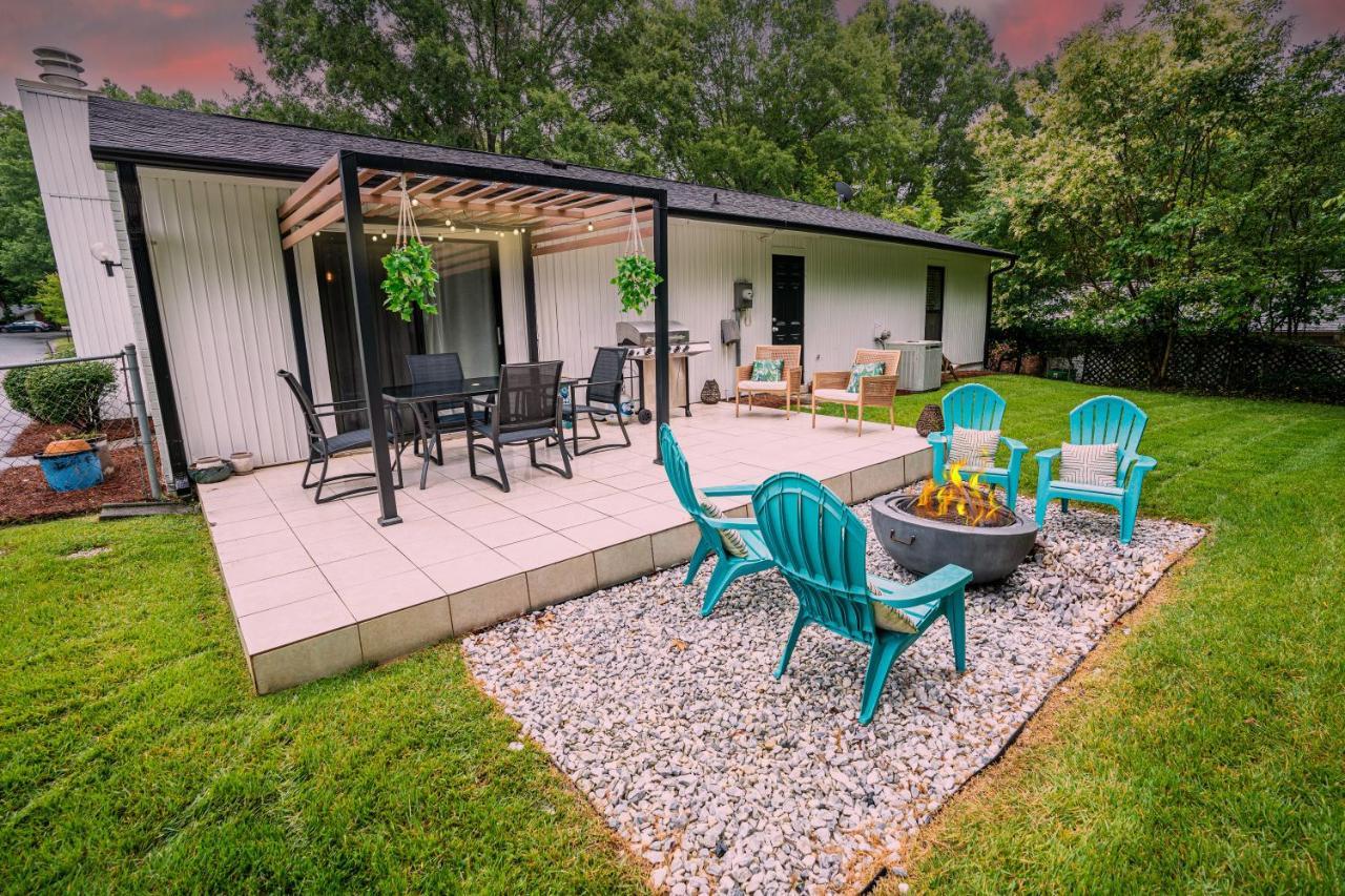 Holiday home Vibrant South Clt Oasis, 3brs, Patio, Fire Pit