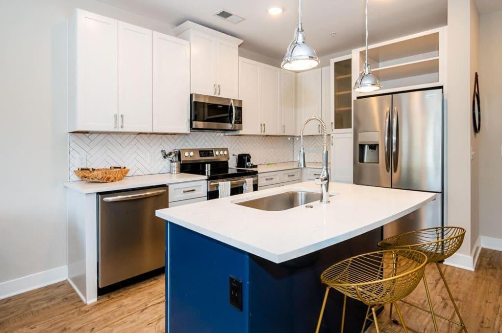 Vibrant And Spacious 1br W Pool Parking And Gym Apartment