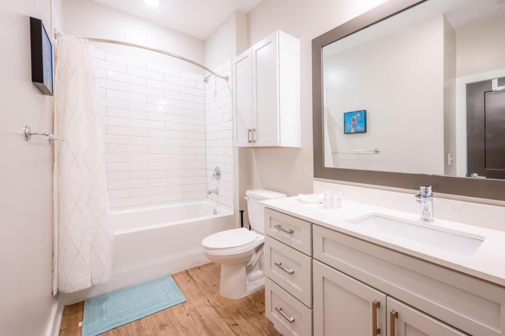 Vibrant And Spacious 1br W Pool Parking And Gym Apartment