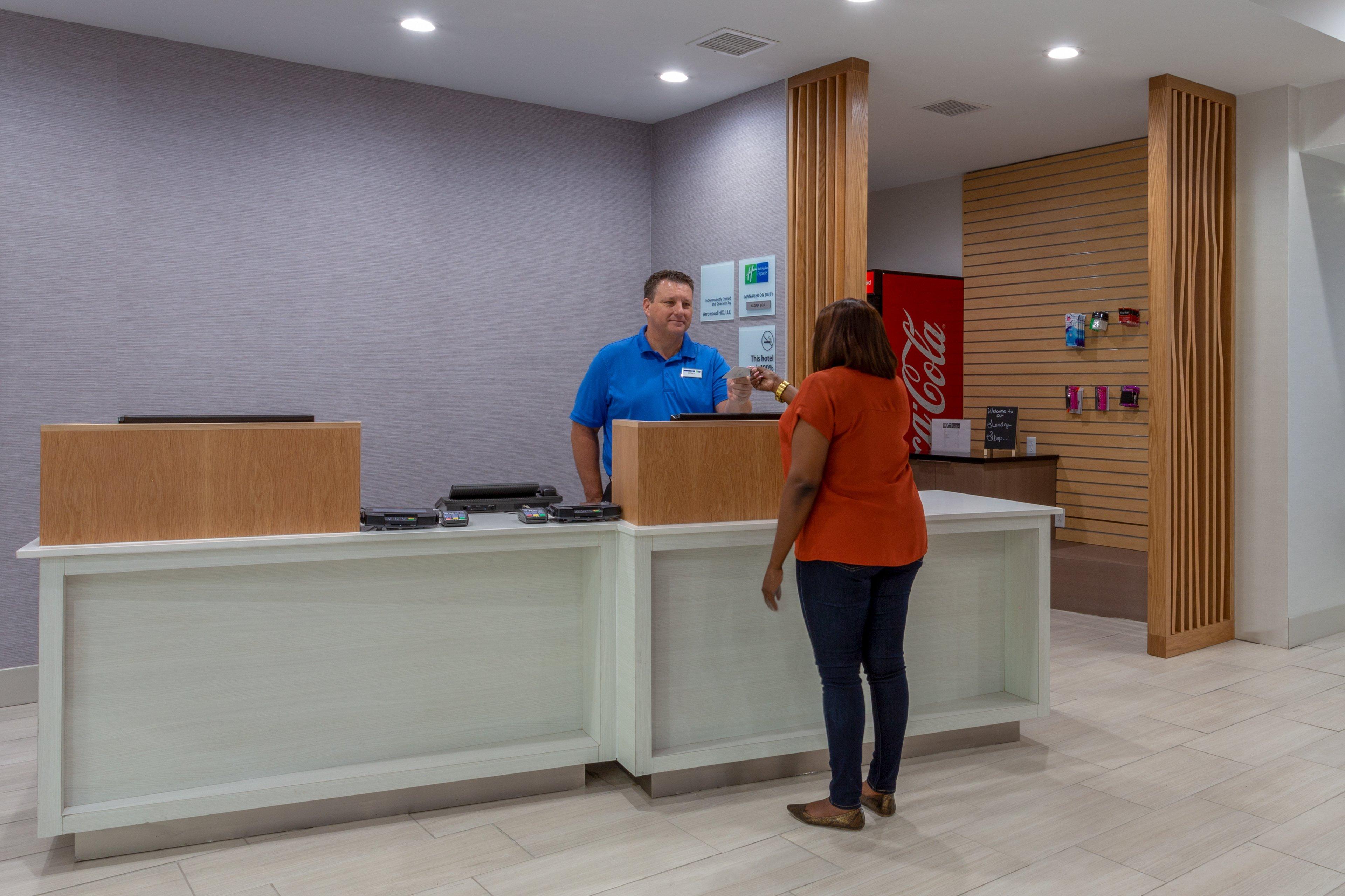 Express Arrowood By Ihg Hotel 2*