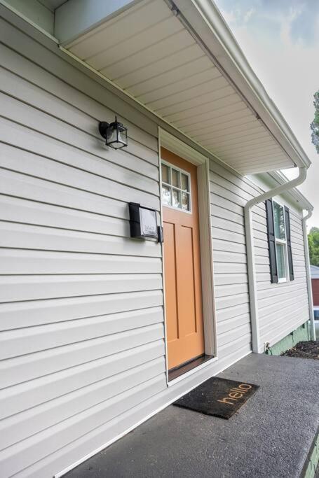 4 Bedroom Bungalow - 5 Min To Uptown * Charlotte