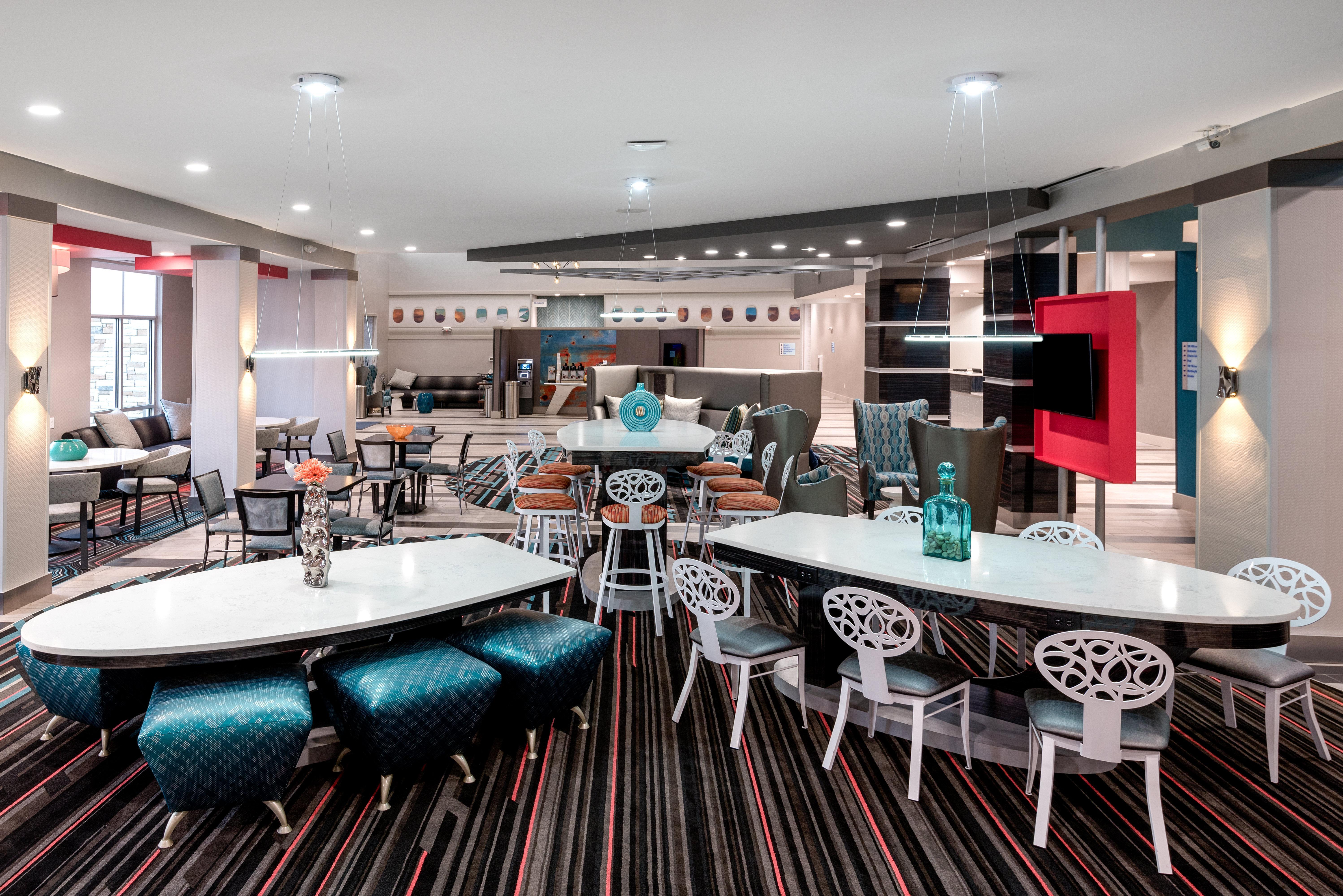 Express & - Airport By Ihg Charlotte