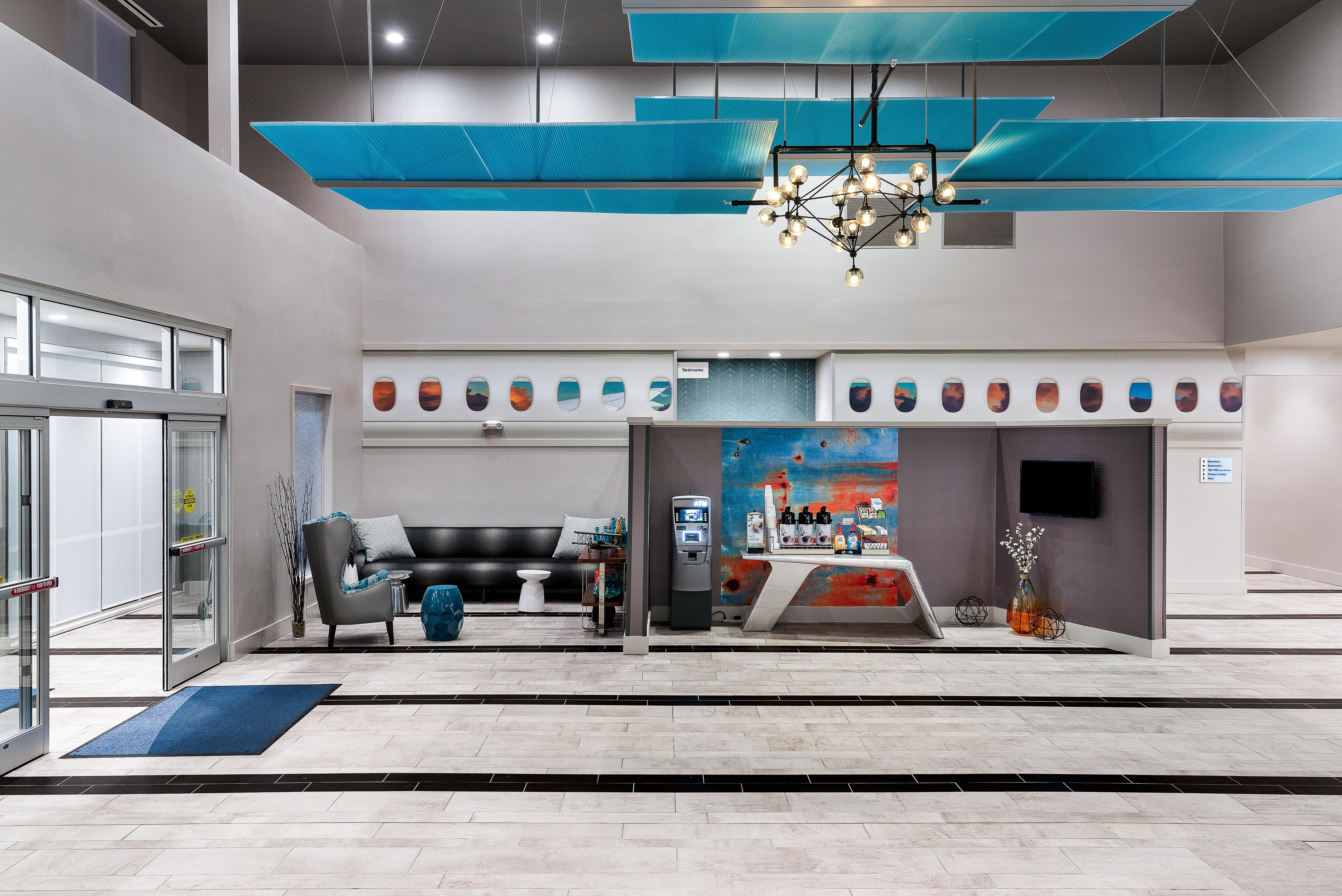 Express & - Airport By Ihg 3*