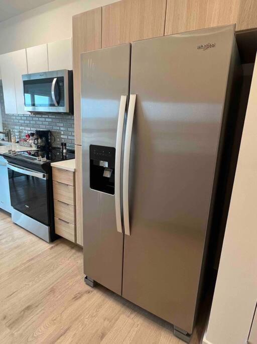 Apartment Apartment, Queen Bed, Wifi, Kitchen, Washer & Dryer In *