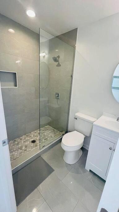 Modern Near Uptown Clt, Airport And Holiday home Charlotte