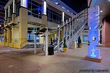 Hotel Aloft Center