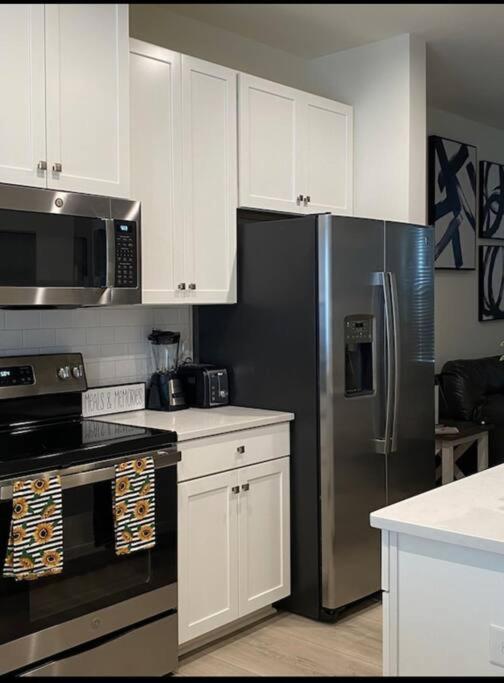 Luxurious 3 Story Townhome Apartment Charlotte