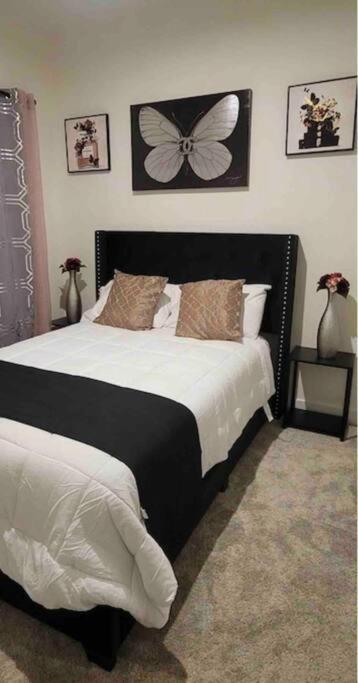 Apartment Luxurious 3 Story Townhome *