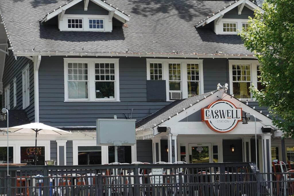 King Bed - Great Walkability To Restaurants * Charlotte