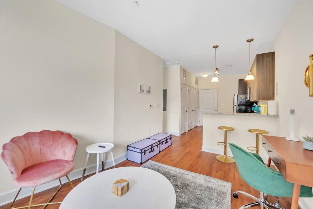Apartment King Bed - Great Walkability To Restaurants *