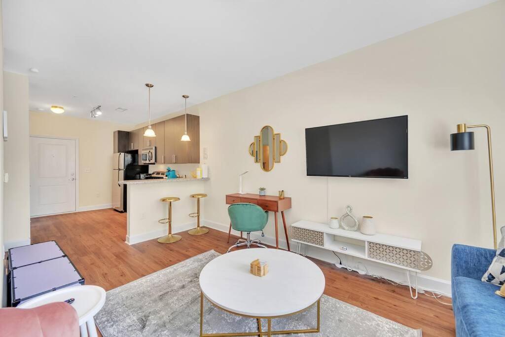 Apartment King Bed - Great Walkability To Restaurants *