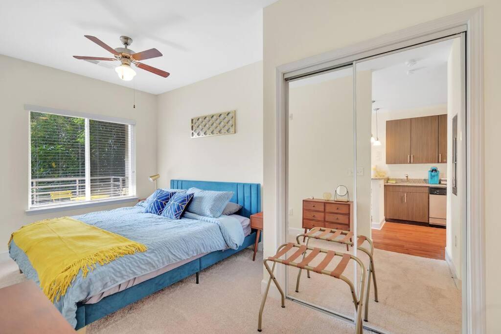 King Bed - Great Walkability To Restaurants Apartment *