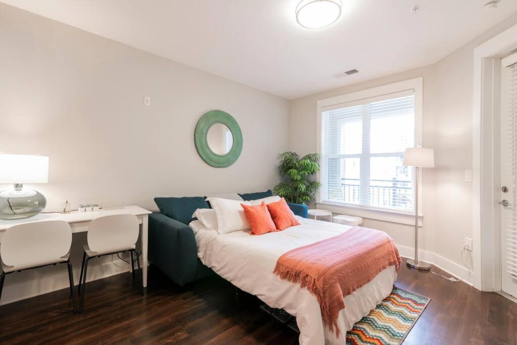 Luxury Dilworth 1br ◉ Near Food, Shops & Greenway Apartment *