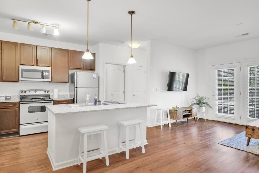 Apartment 1br King Bed Near Shopping, Dining & Entertainment Charlotte