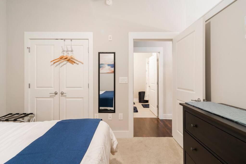 Queen Bed In Dilworth ◈ Shopping ◈ Restaurants * Charlotte