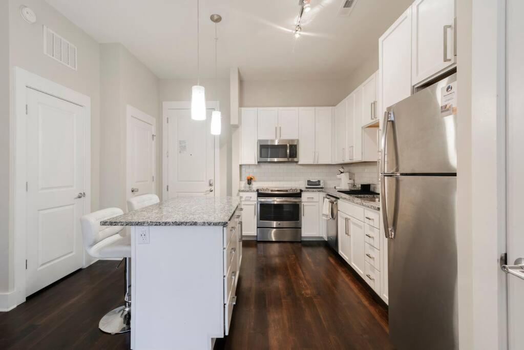 Queen Bed In Dilworth ◈ Shopping ◈ Restaurants Charlotte