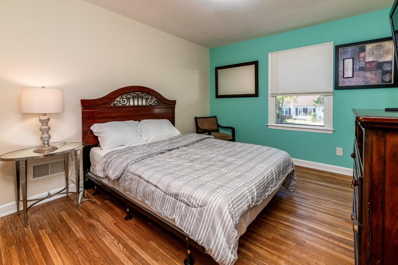 Centrally Located Spacious Abode Holiday home Charlotte