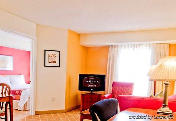 By Marriott Piper Glen 3* Charlotte