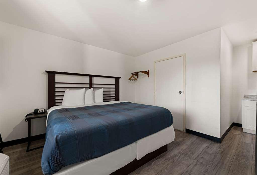 Rodeway Charlotte