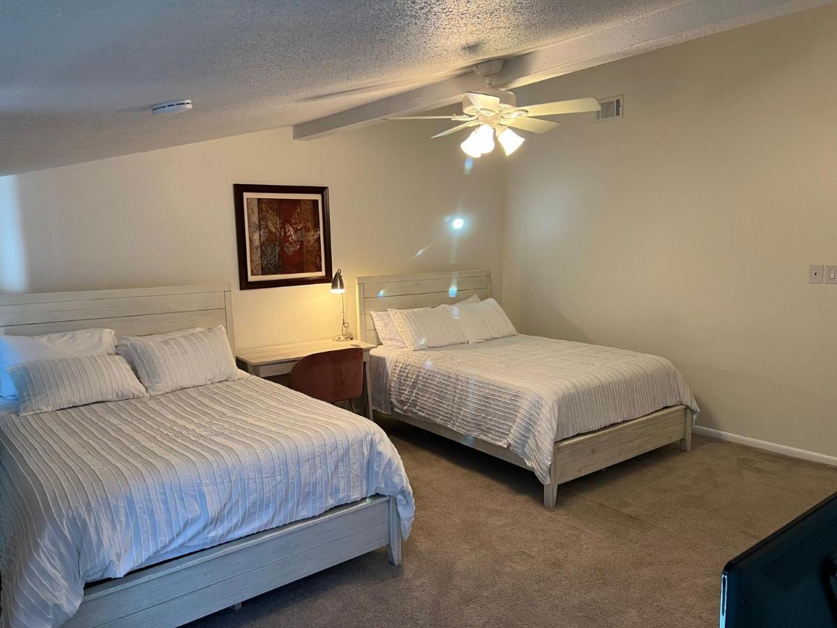 Large Bedroom With 2 Queen Bed - Not Entire Place *