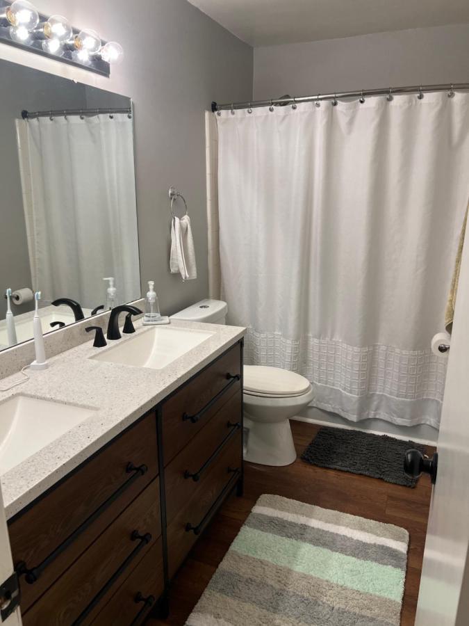 Large Bedroom With 2 Queen Bed - Not Entire Place Homestay Charlotte