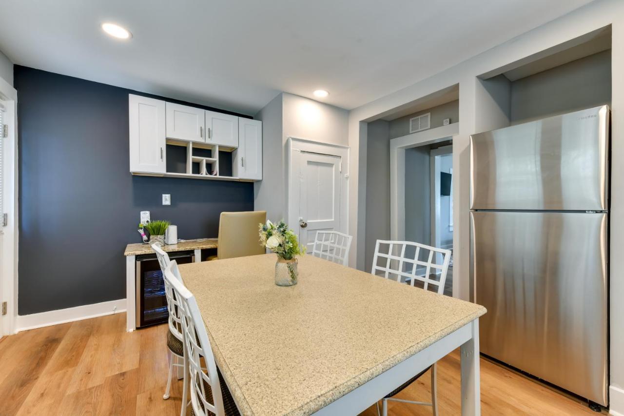 Stunning Retreat About 2 Mi To Center! *