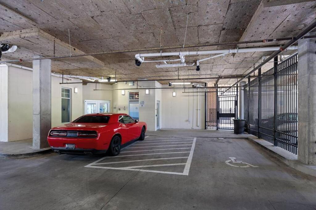 1br Uptown, Pool, Wine, Near Convention Center_311 Apartment *