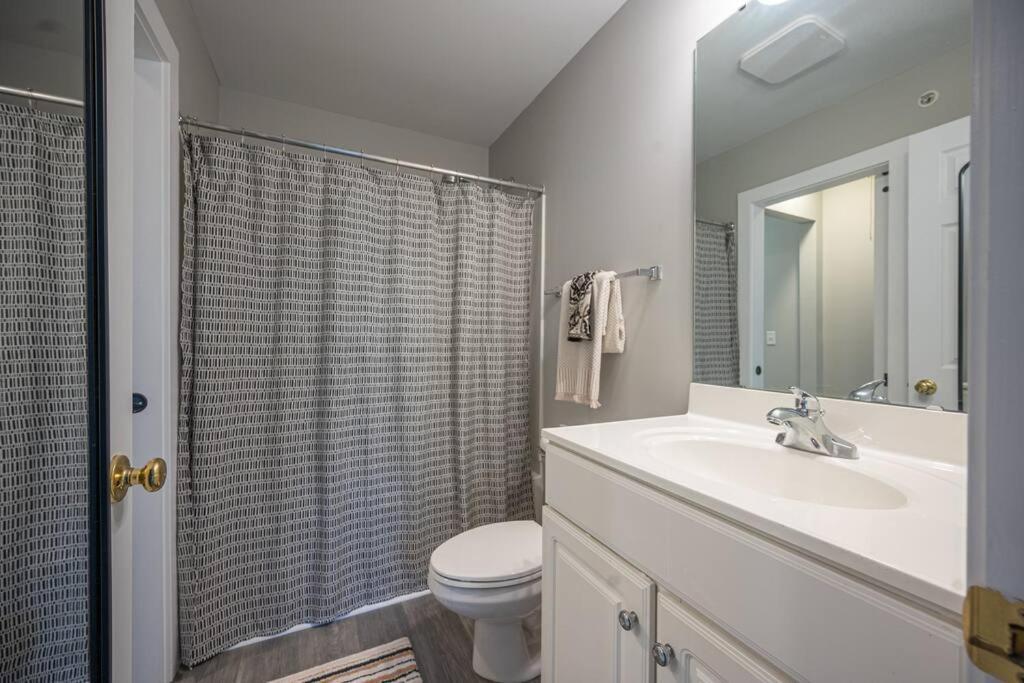 Spacious 2 Bedroom 2 Ba In Charlotte