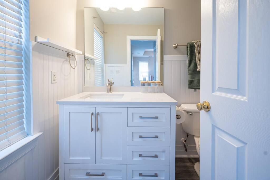 Apartment Spacious 2 Bedroom 2 Ba In