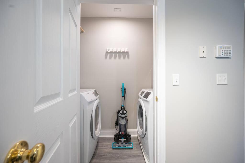 Spacious 2 Bedroom 2 Ba In Apartment Charlotte