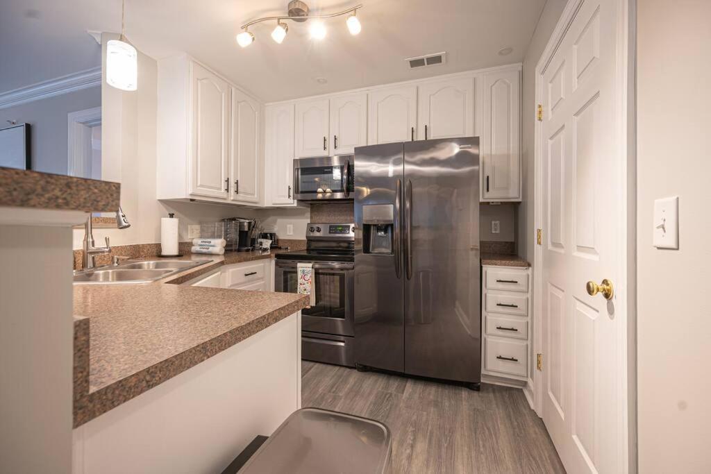 Spacious 2 Bedroom 2 Ba In Apartment *
