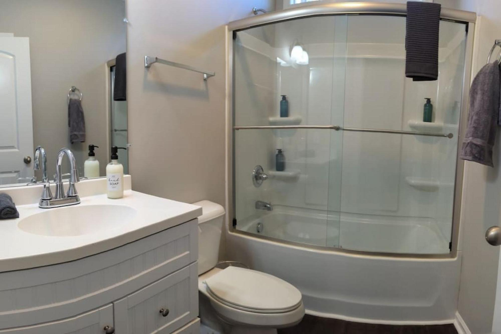 Spacious Family Friendly With Large Fenced In Yard * Charlotte