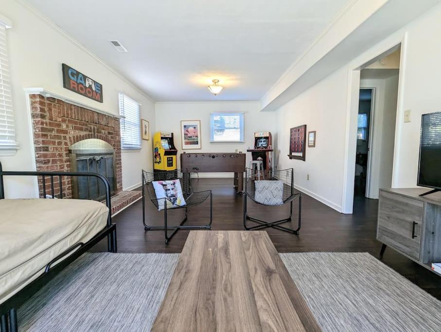 Holiday home Spacious Family Friendly With Game By Unc Charlotte