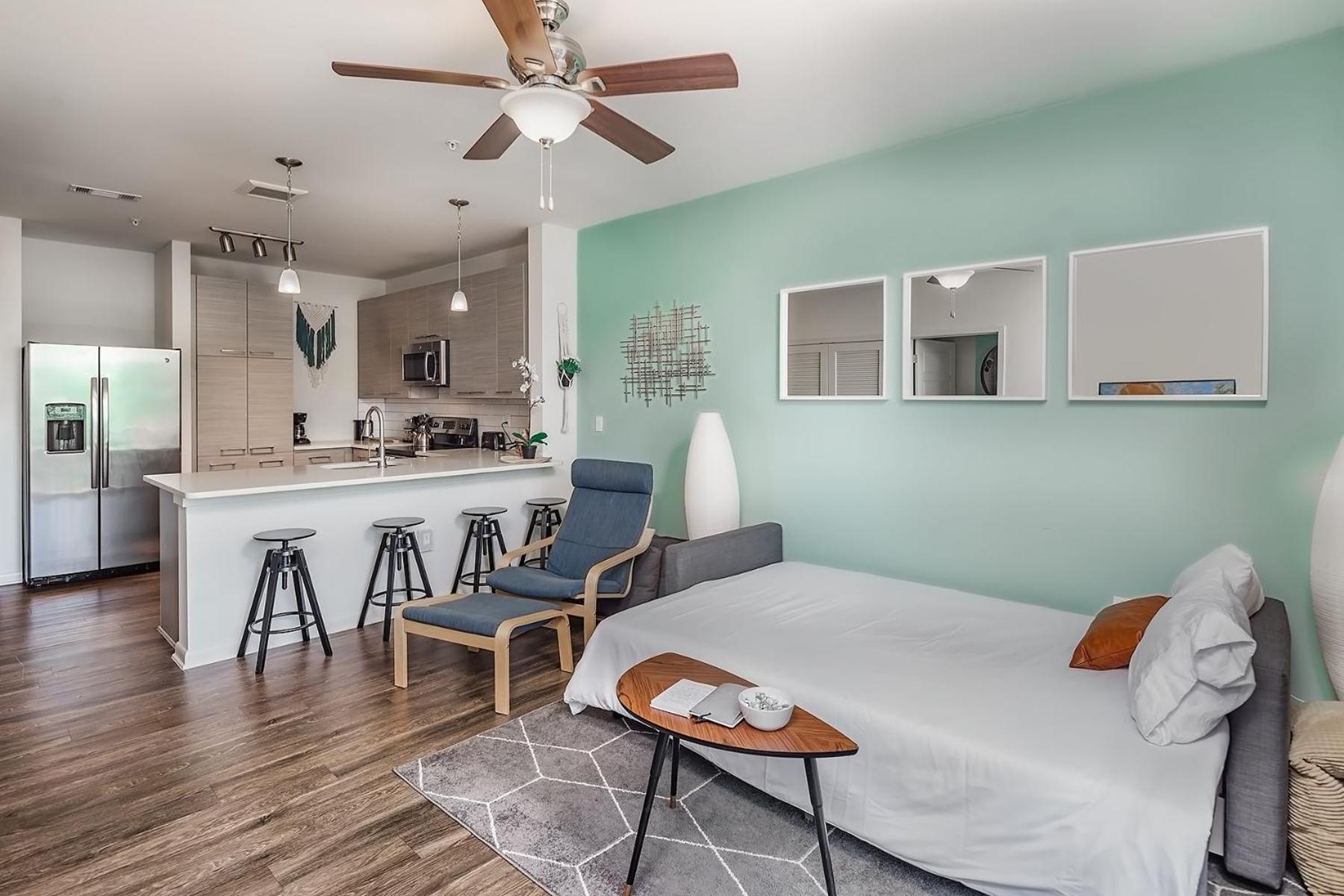 Uptown 4th Ward Luxury Year-round Pool Apartment Charlotte