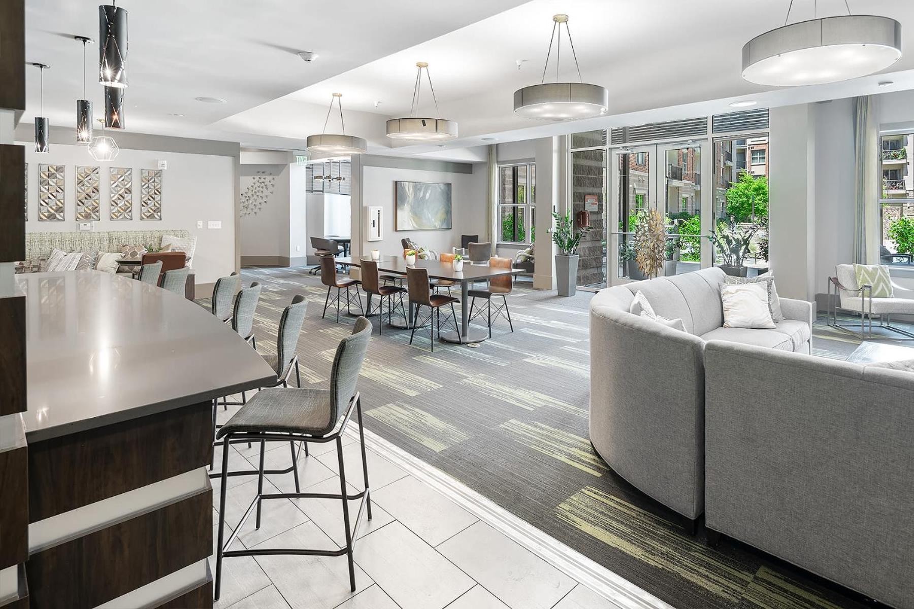 Uptown 4th Ward Luxury Year-round Pool Apartment Charlotte