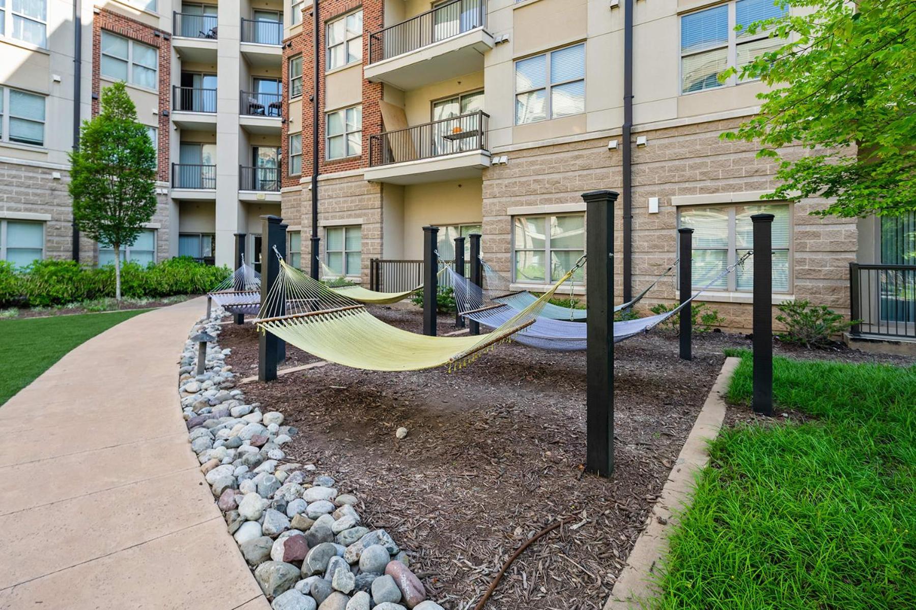 Uptown 4th Ward Luxury Year-round Pool Apartment *