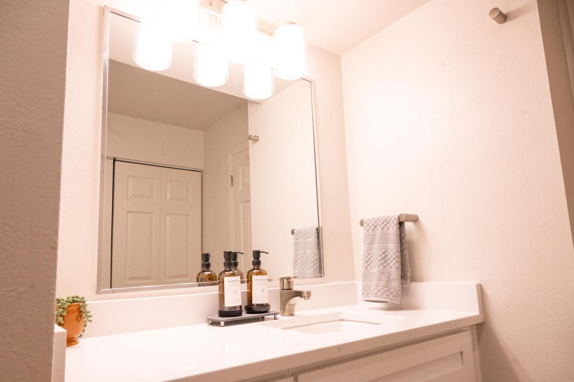 Spacious And Serene 1bedroom Charlotte