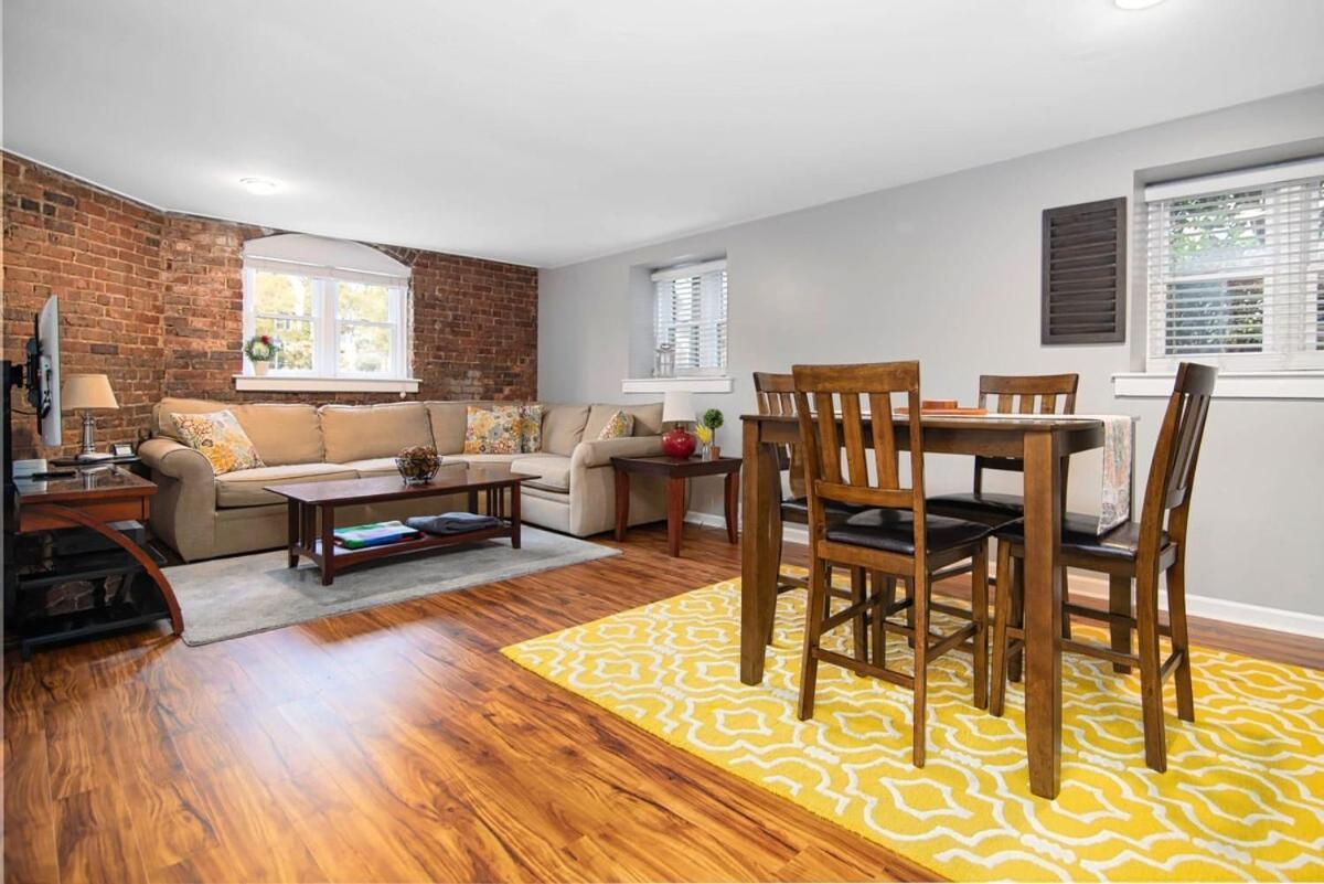 Living In The Heart Of 4th Ward~1bd 1ba Holiday home