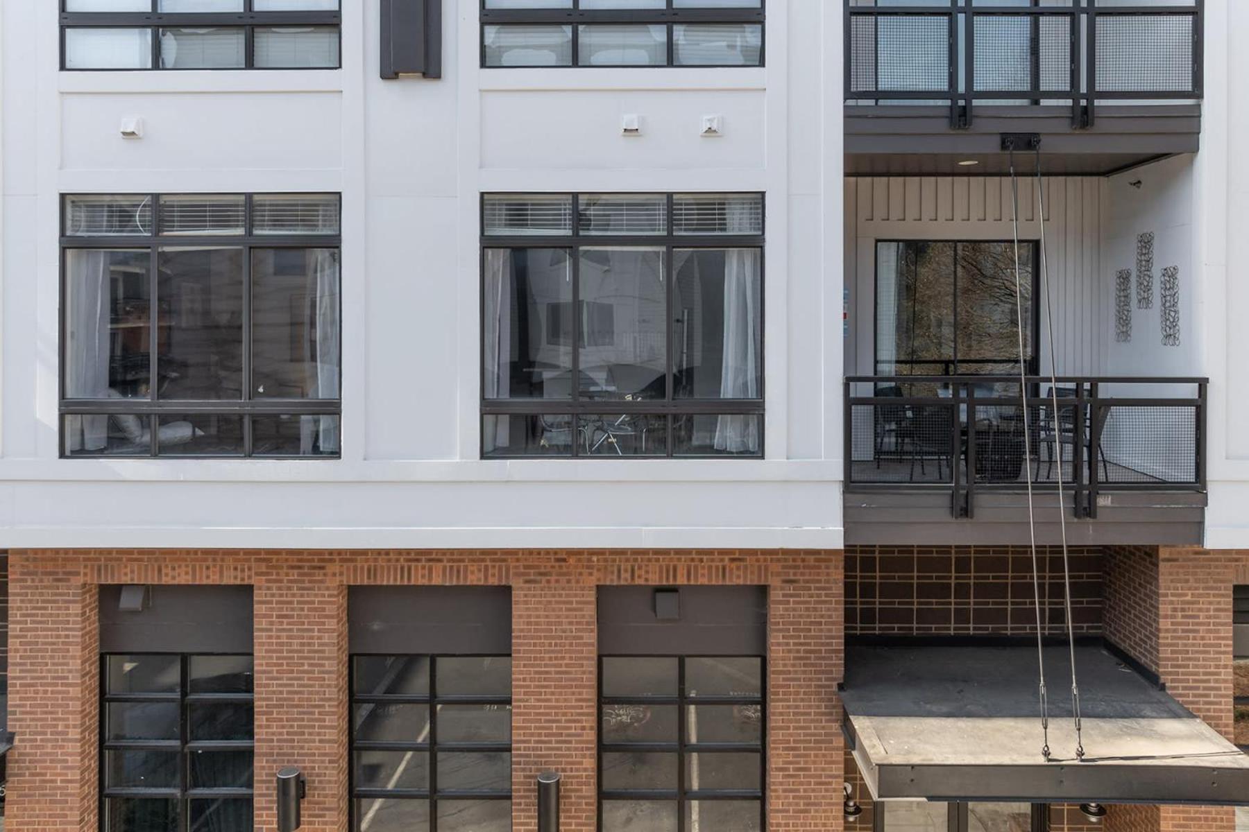 Apartment Spacious 2bd With Private Balcony And Free Parking Charlotte