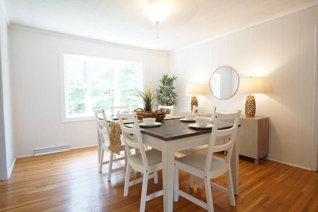 Spacious Family Friendly With Game By Unc Holiday home *