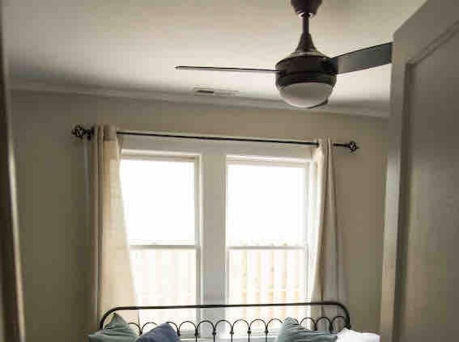 Plaza Near Uptown, Noda, Light Rail! Holiday home *