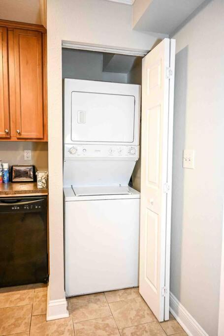 Cozy - 2 Bedroom Townhome Getaway - Plaza Midwood