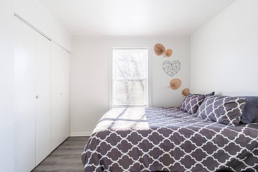 4 Bedroom Bungalow - 5 Min To Uptown