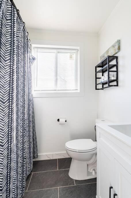 4 Bedroom Bungalow - 5 Min To Uptown Charlotte