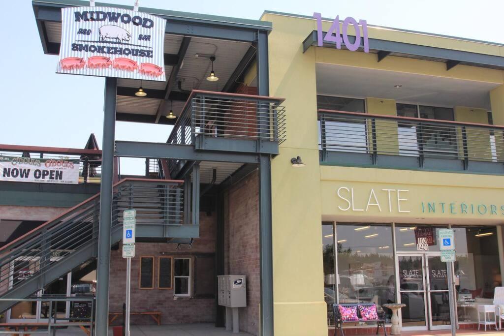 Walking Distance To Restaurants Bars And Breweries Holiday home *